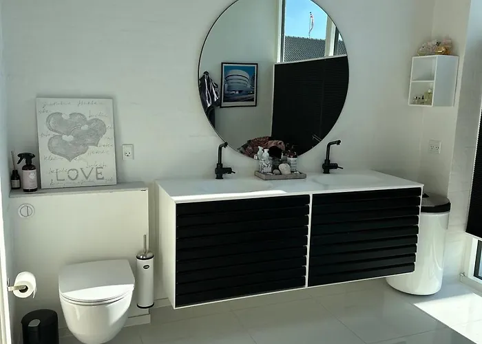 Beautiful Gem In A Quiet Setting Вилла *